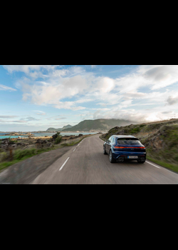 Image for 2022 Porsche Macan Gentian Blue Metallic - Exteriors, Interiors and Details