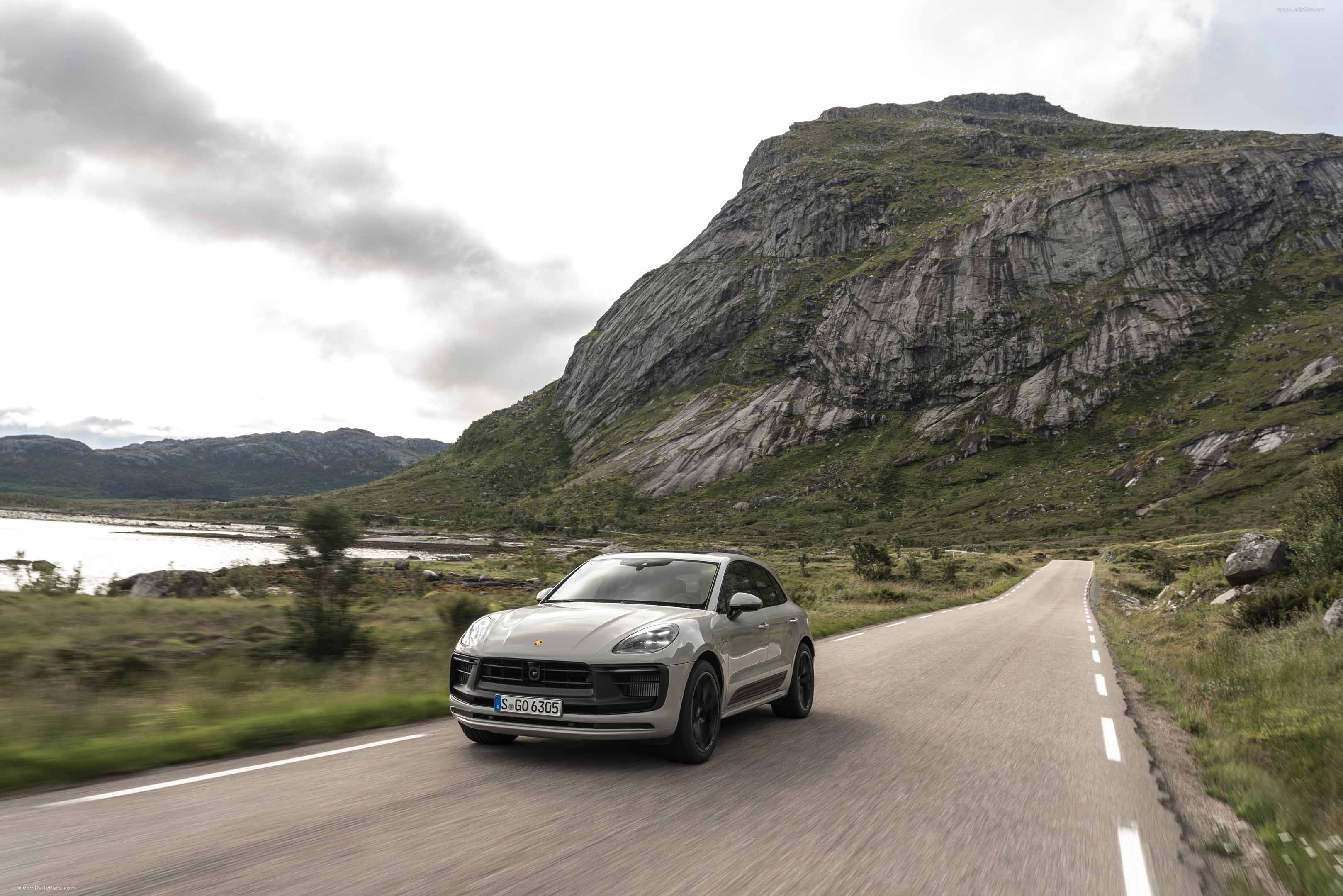 Picture of 2022 Porsche Macan GTS Crayon