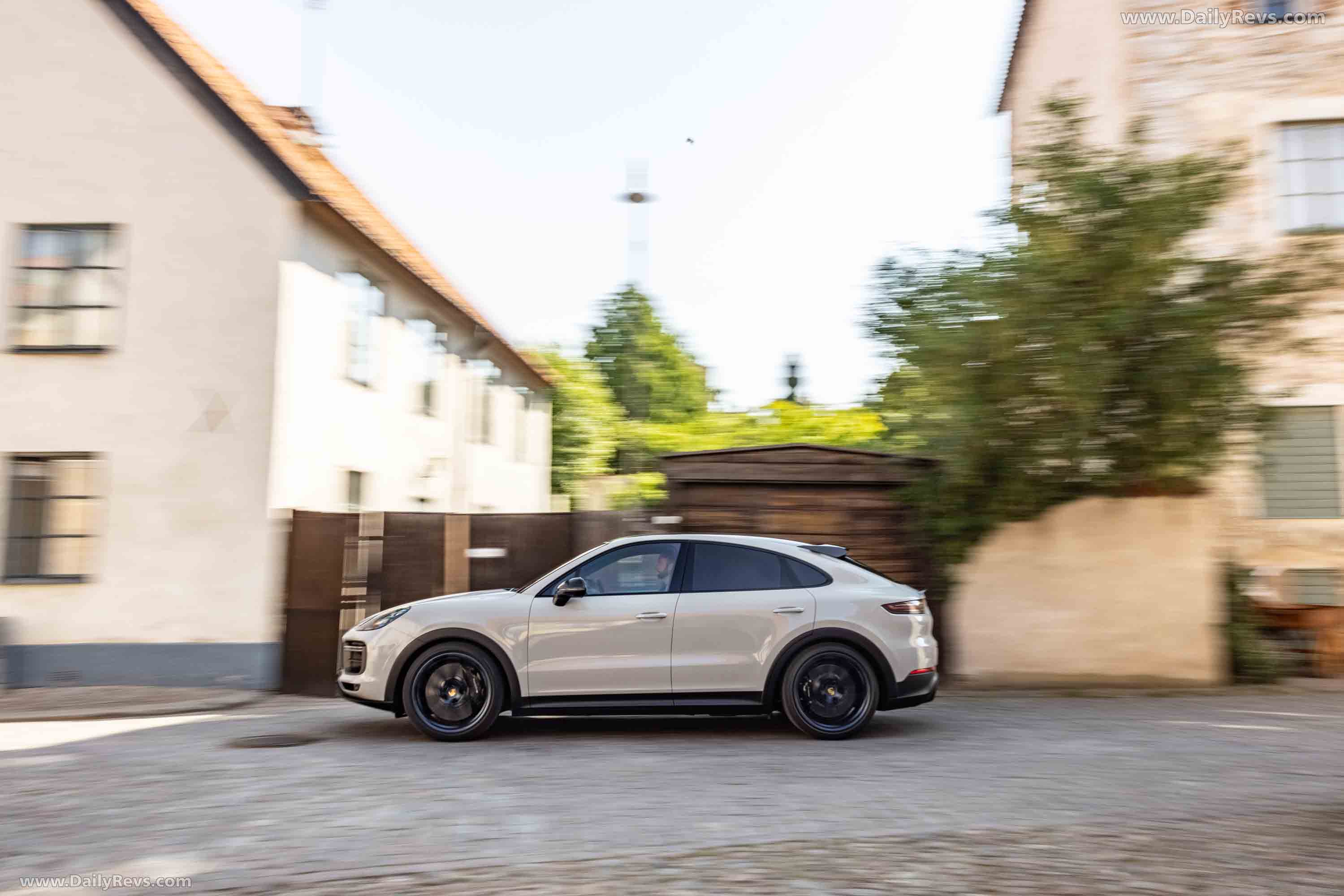 Image for 2022 Porsche Cayenne Turbo GT Crayon - Exteriors, Interiors and Details