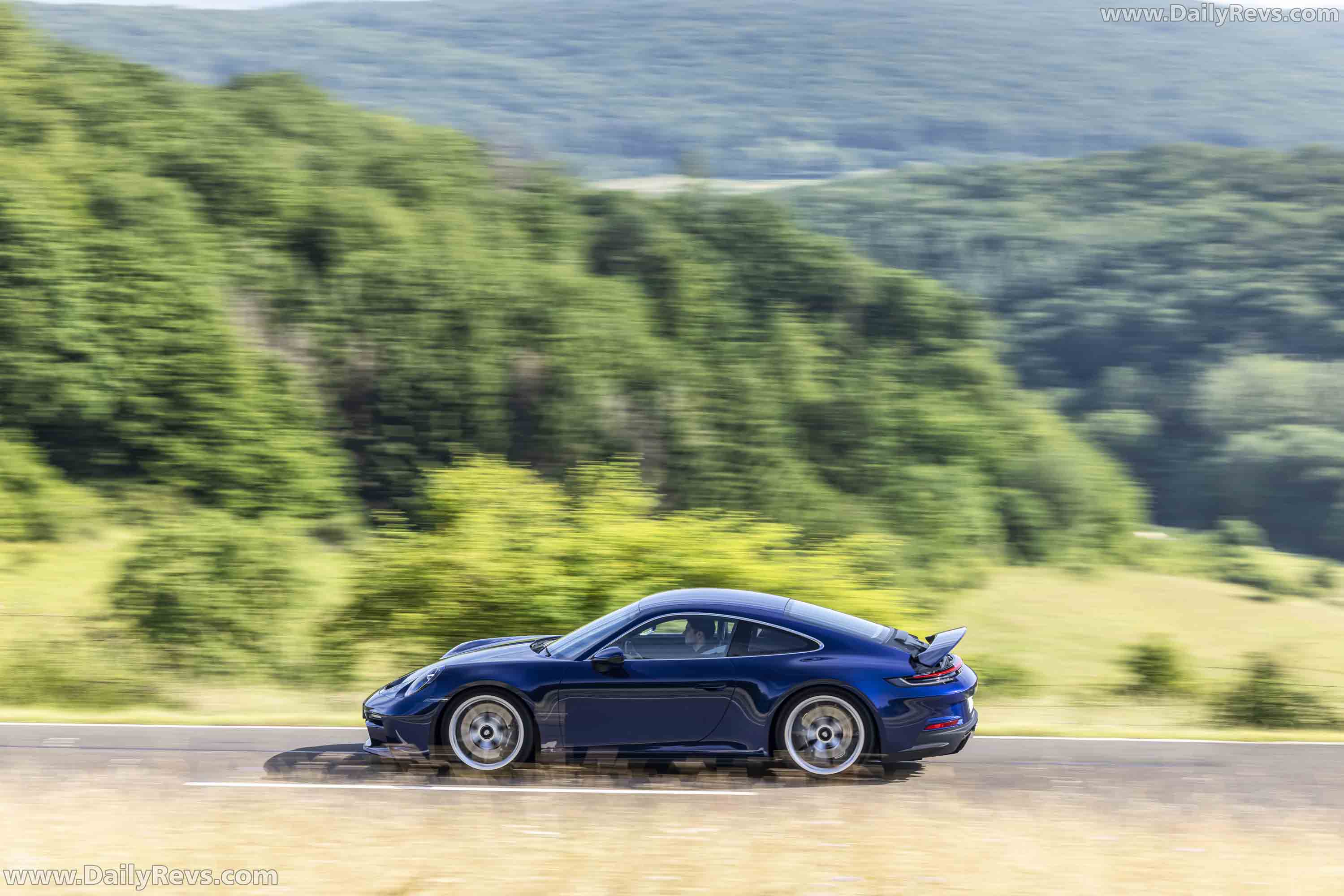 Image for 2022 Porsche 911 GT3 Touring Gentian Blue Metallic - Exteriors, Interiors and Details