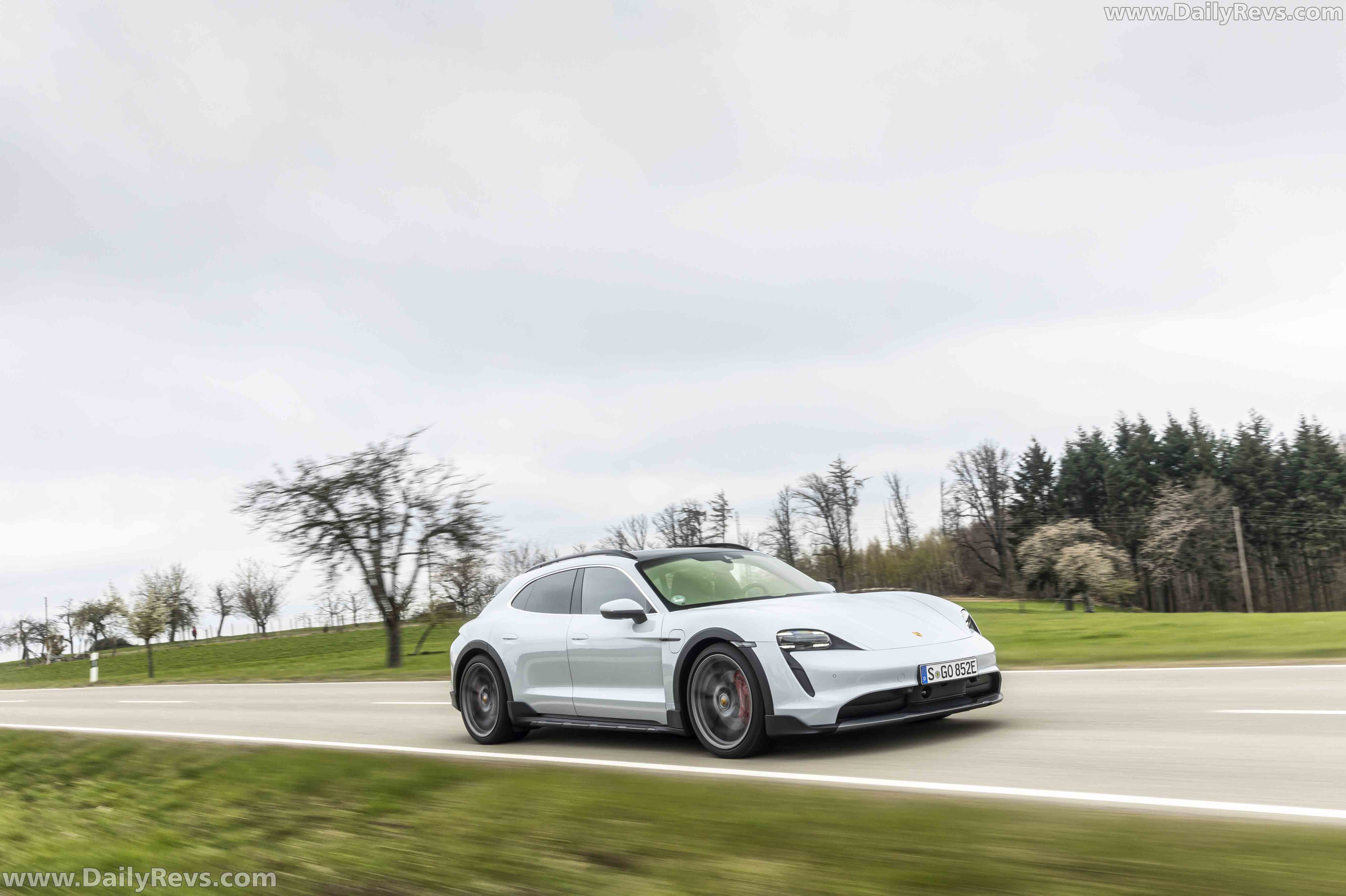 Image for 2022 Porsche Taycan 4S Cross Turismo Ice Grey Metallic - Exteriors, Interiors and Details