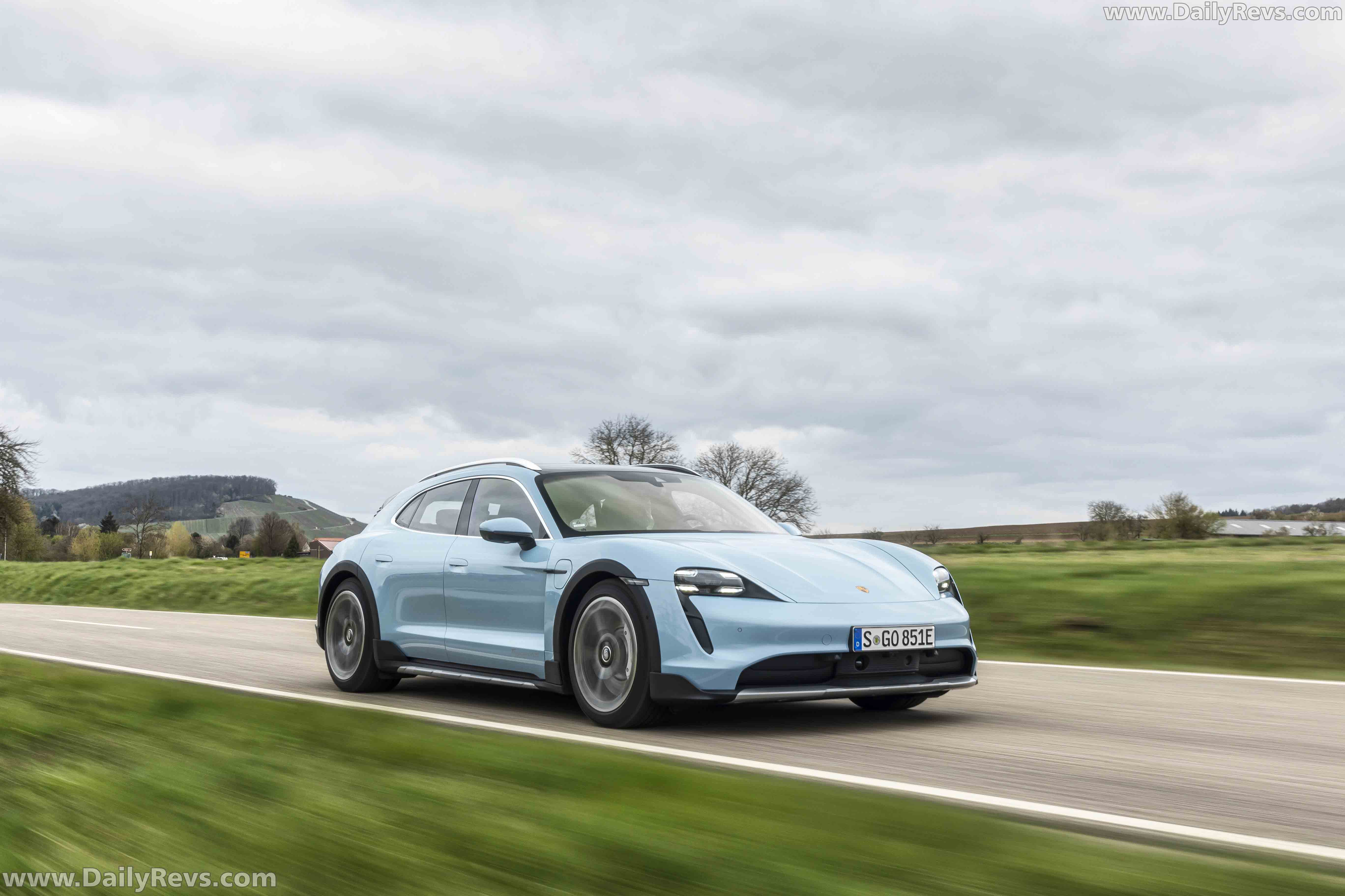 Image for 2022 Porsche Taycan 4s Cross Turismo Frozen Blue Metallic - Exteriors, Interiors and Details