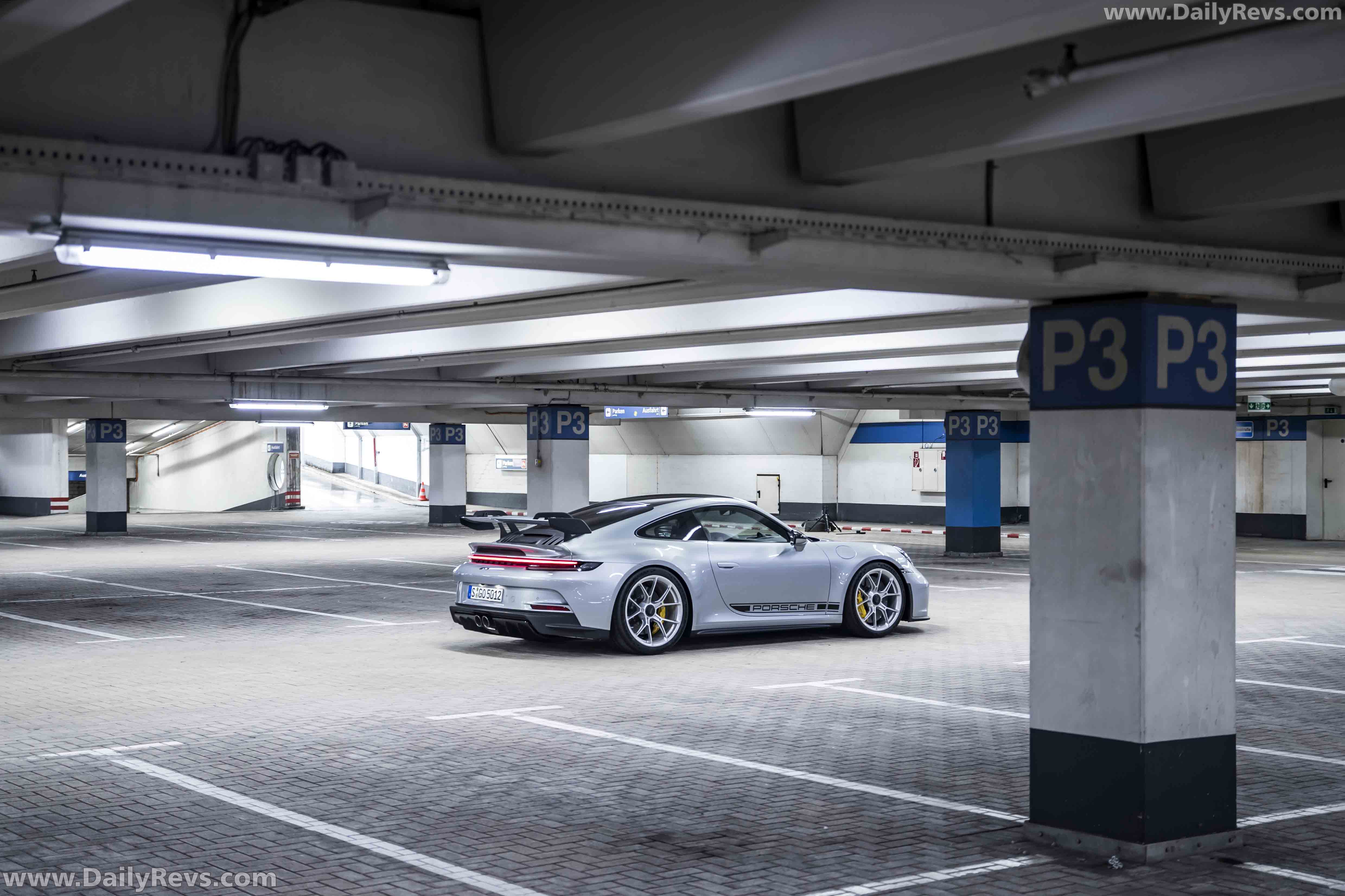 Image for 2022 Porsche 911 GT3 Dolomite Silver Metallic - Exteriors, Interiors and Details