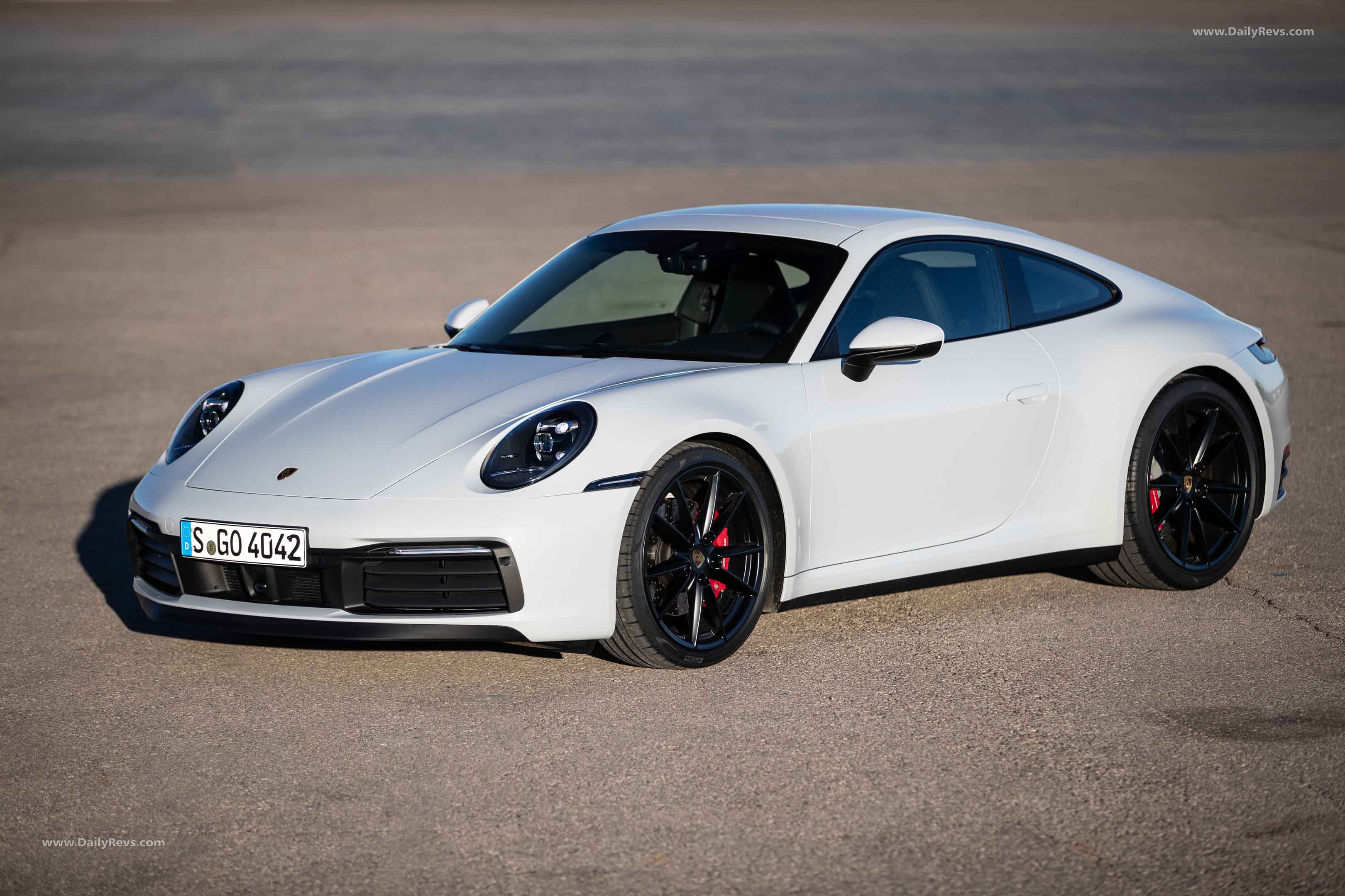 Image for 2019 Porsche 911 Carrera 4S Carrera White Metallic - Exteriors, Interiors and Details