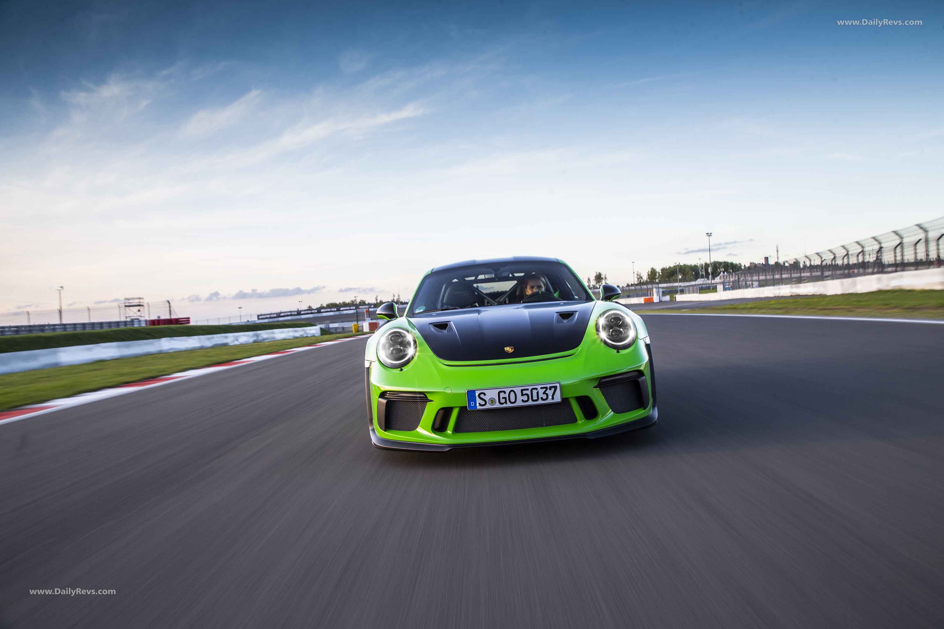 Image for 2019 Porsche 911 GT3 RS - Exteriors, Interiors and Details