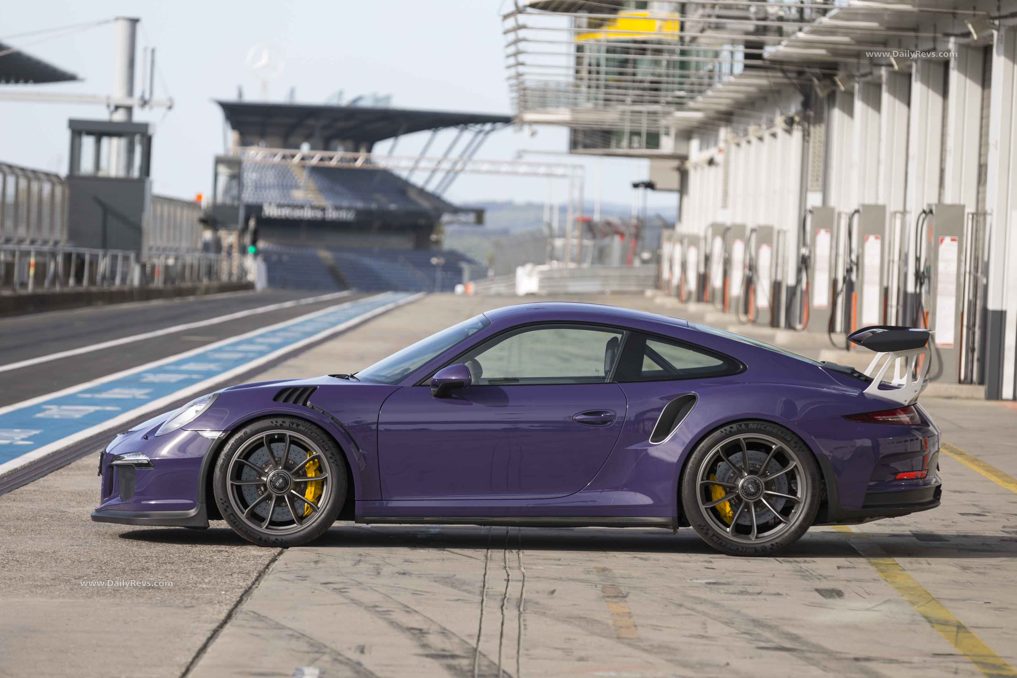 Image for 2019 Porsche 911 GT3 RS - Exteriors, Interiors and Details