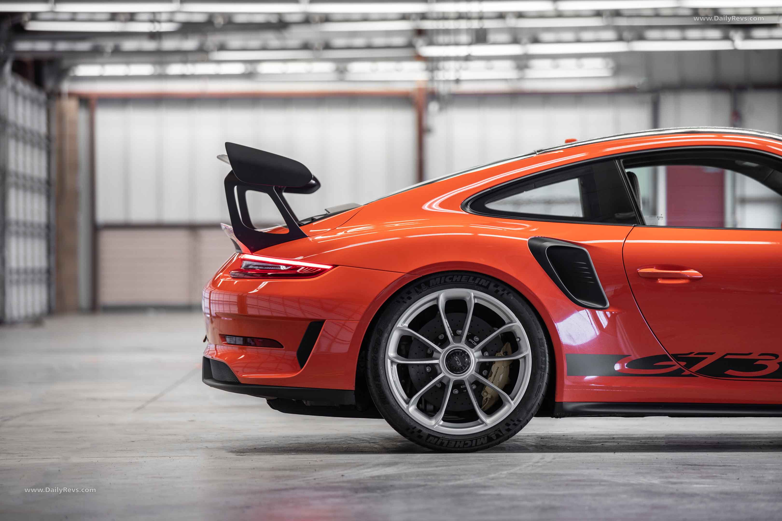 Image for 2019 Porsche 911 GT3 RS - Exteriors, Interiors and Details