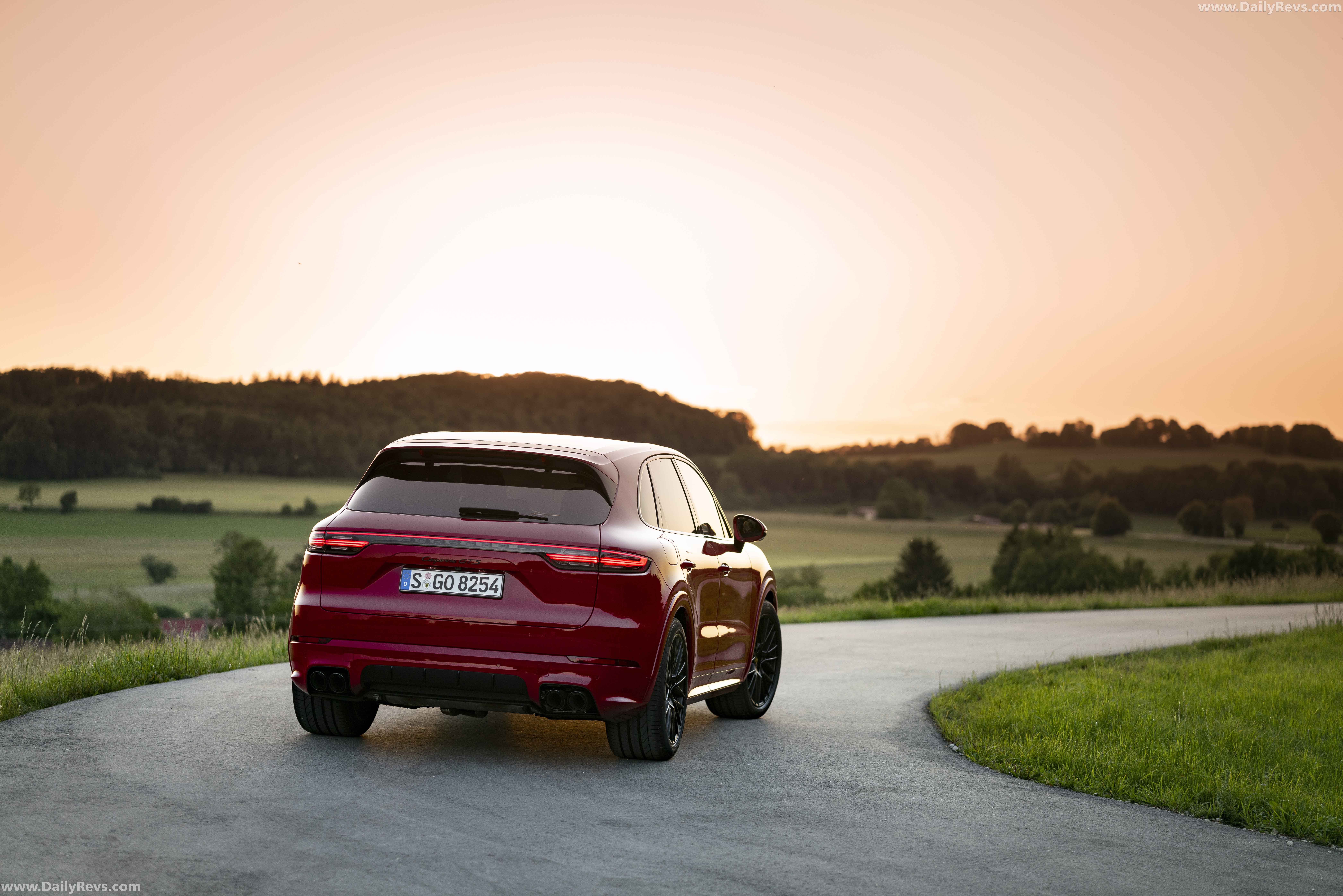 Image for 2020 Porsche Cayenne GTS Carmine Red - Exteriors, Interiors and Details
