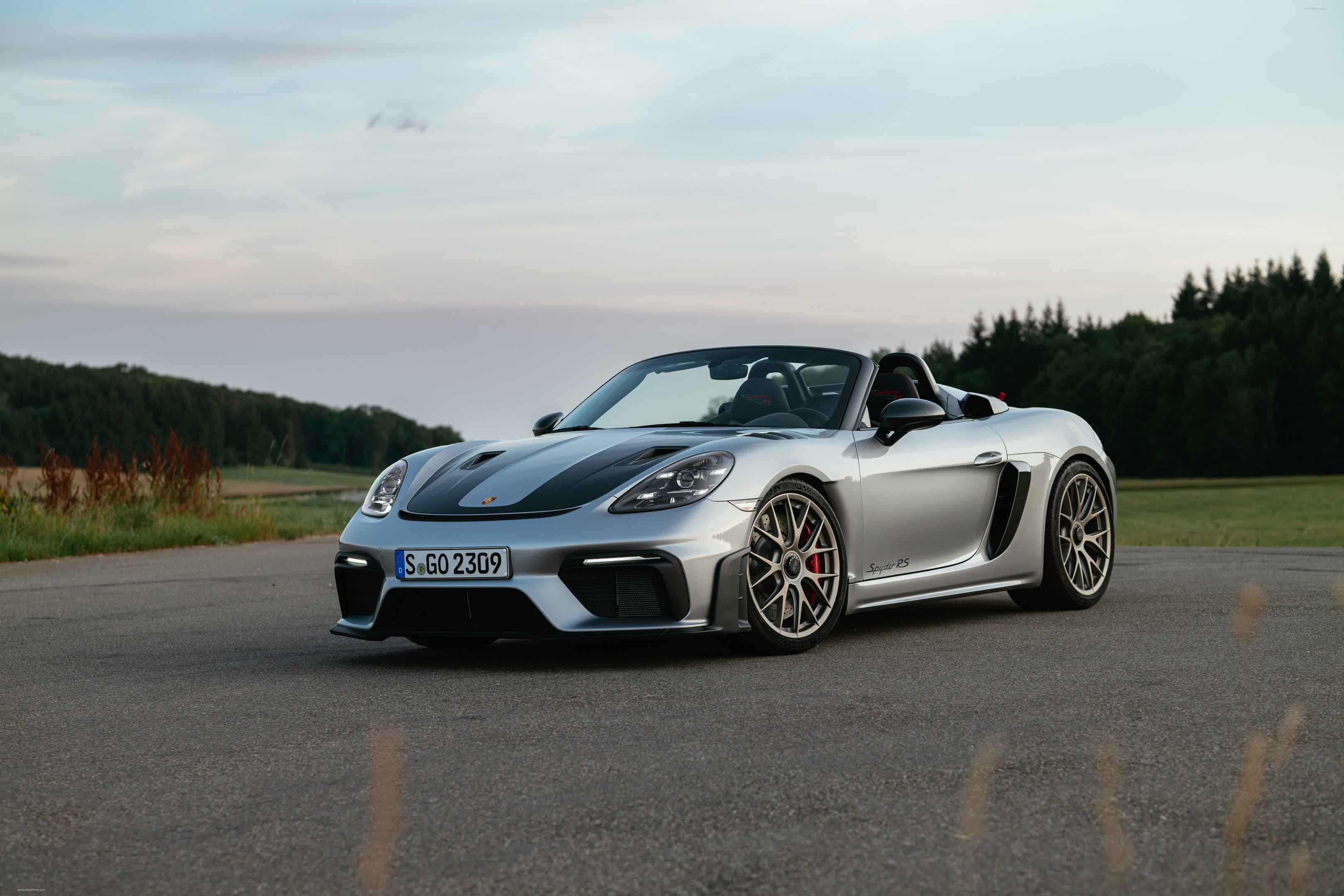 Image for 2024 Porsche 718 Spyder RS GT Silver Metallic - Exteriors, Interiors and Details