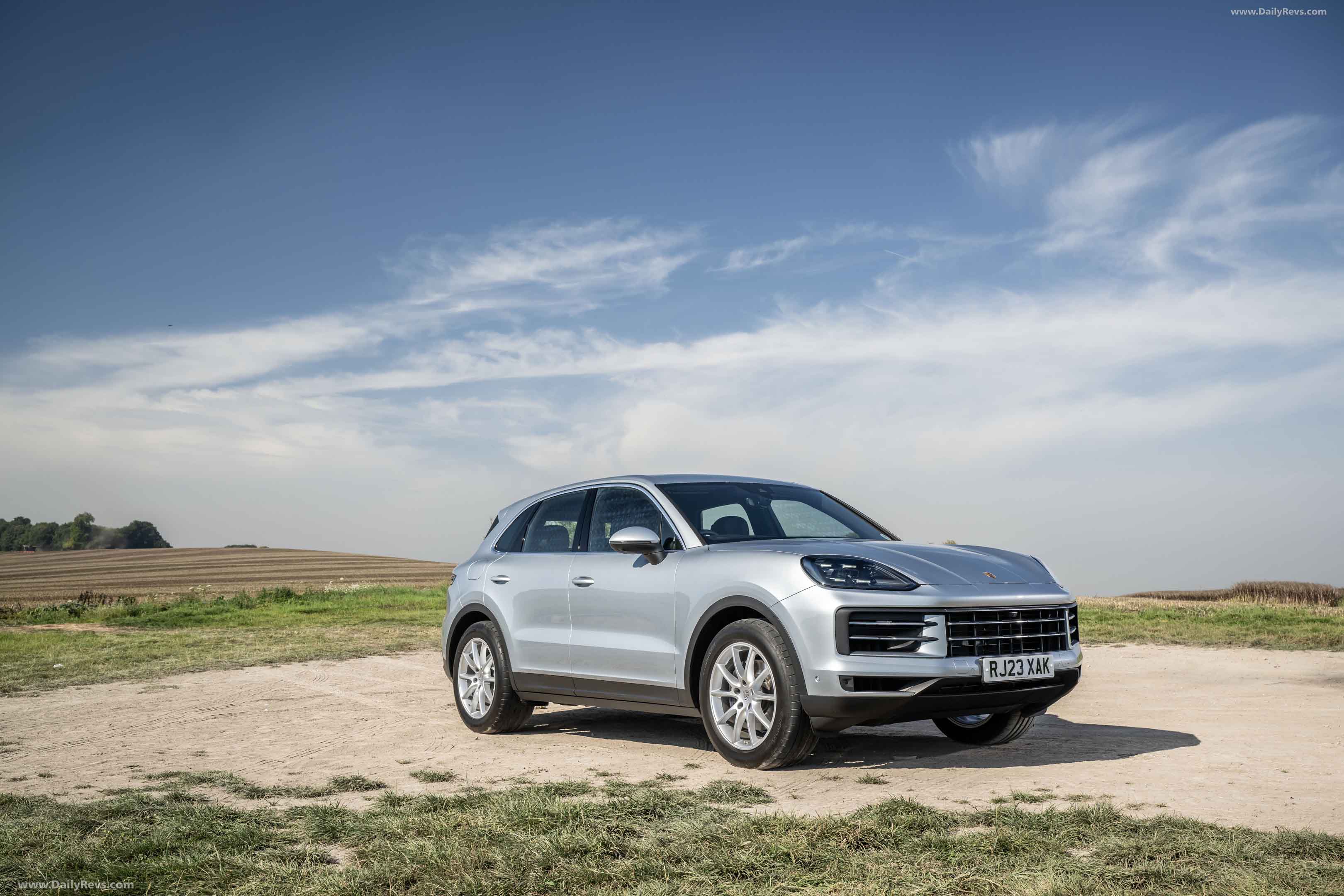 2024 Porsche Cayenne UK Version Stunning HD Photos, Videos, Specs
