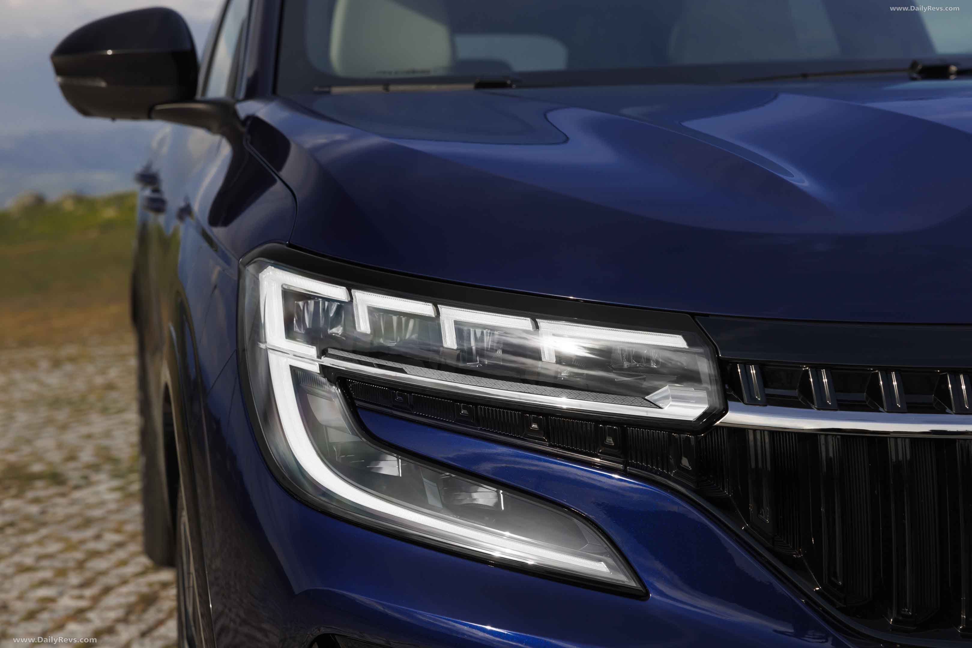 Image for 2023 Renault Espace E-Tech Midnight Blue - Exteriors, Interiors and Details