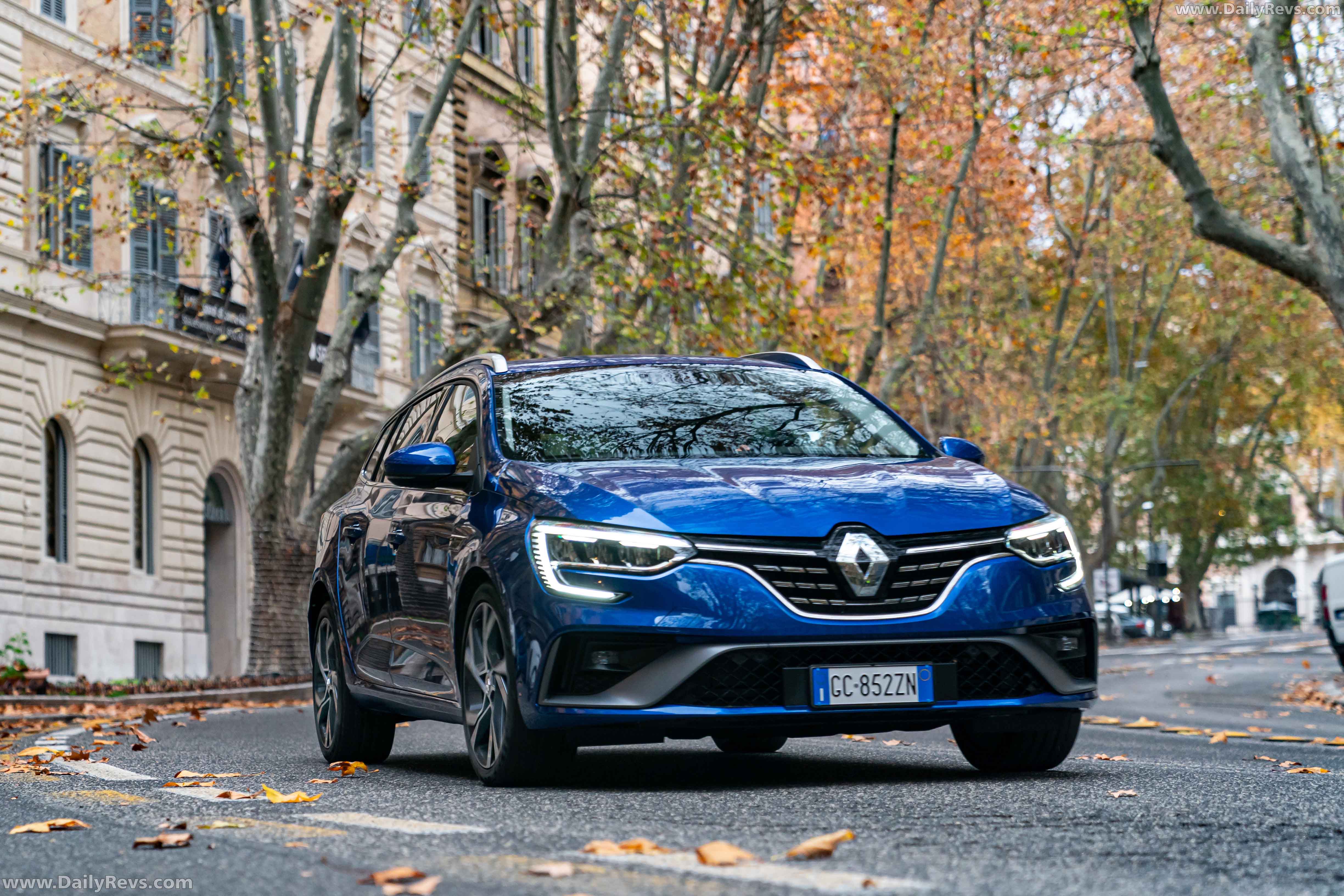 Image of Megane Estate E-TECH Plug-in UK Version