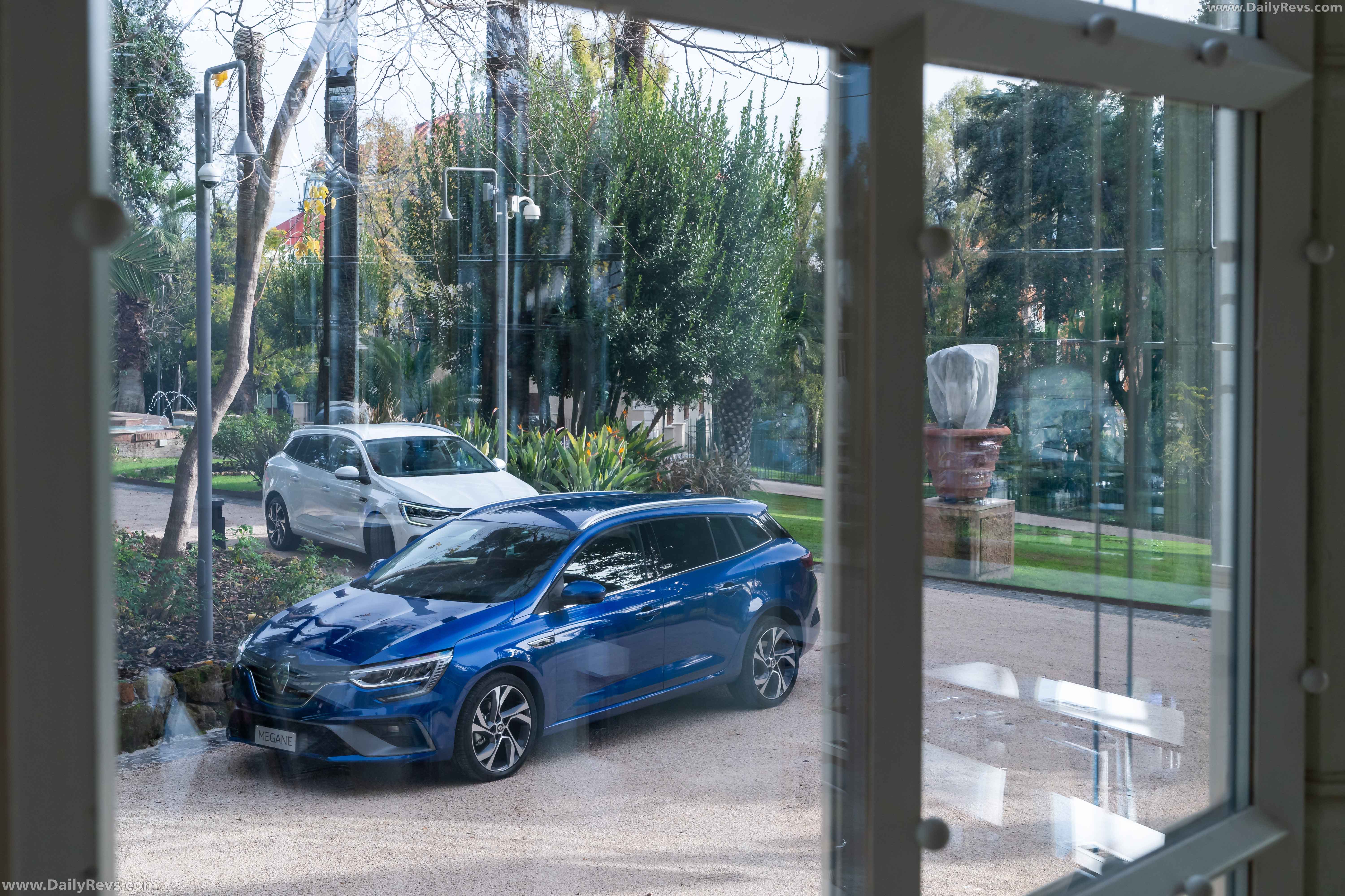 Image for 2020 Renault Megane Estate E-TECH Plug-in UK Version - Exteriors, Interiors and Details