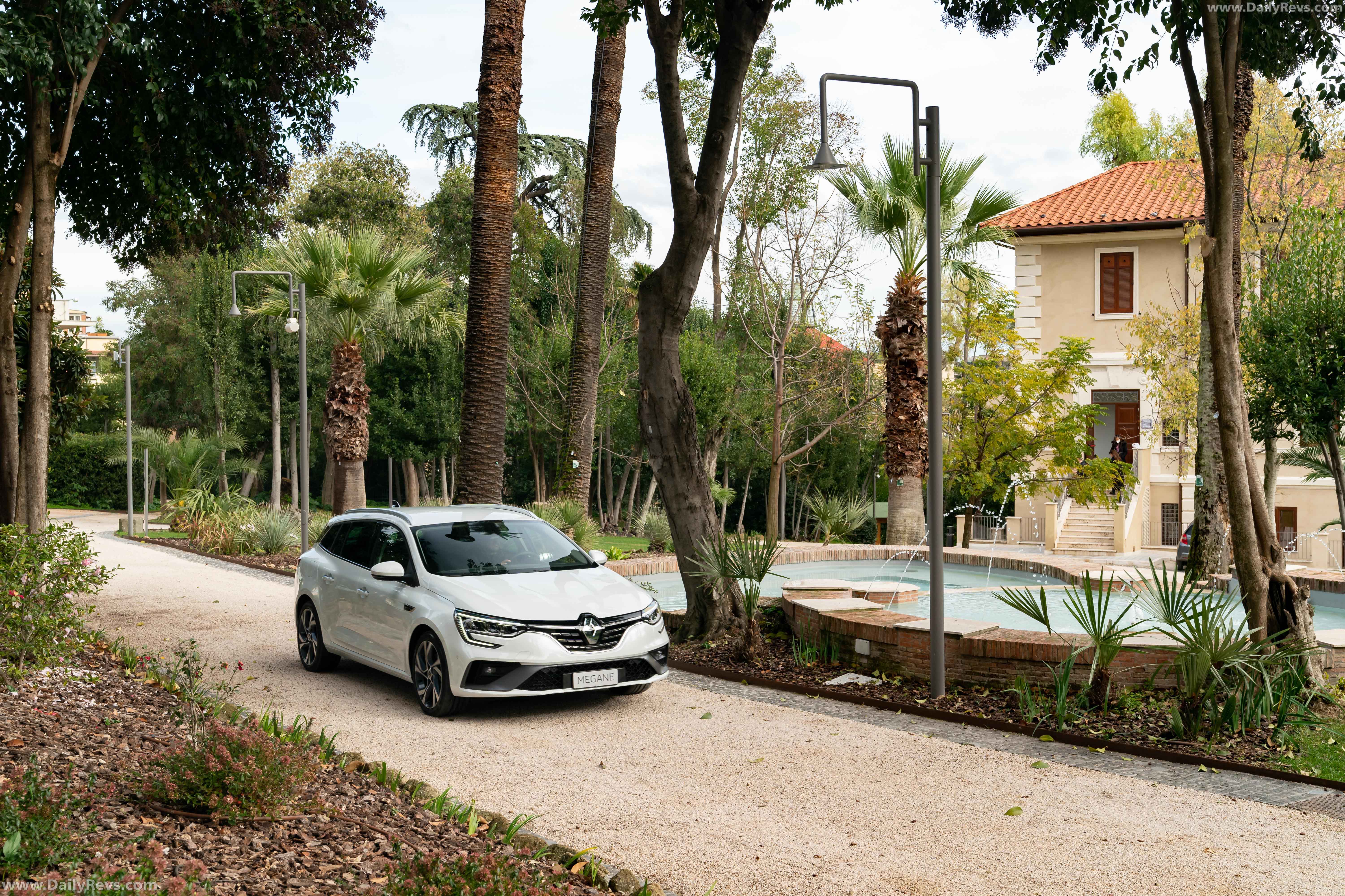 Image for 2020 Renault Megane Estate E-TECH Plug-in UK Version - Exteriors, Interiors and Details