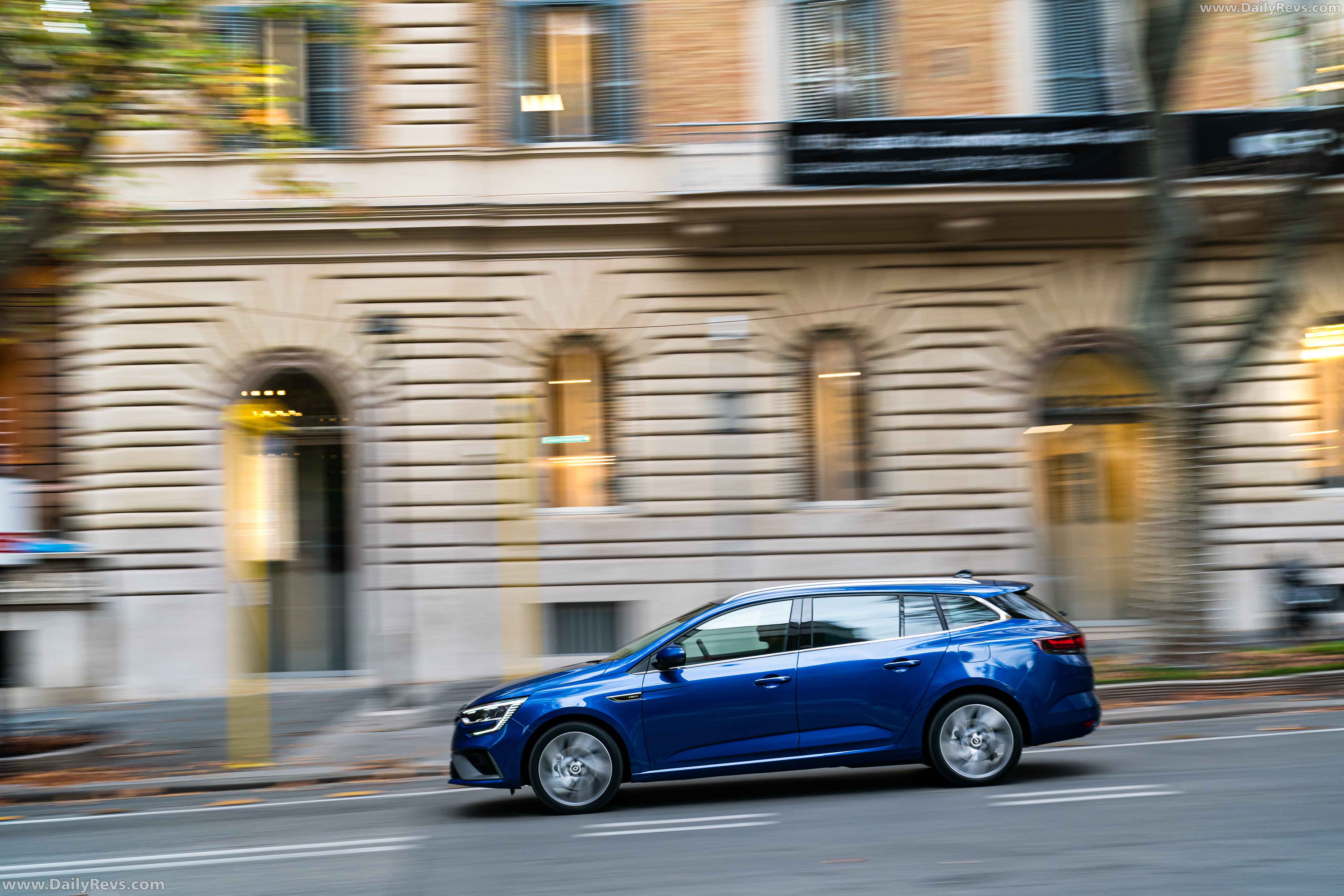 Image for 2020 Renault Megane Estate E-TECH Plug-in UK Version - Exteriors, Interiors and Details