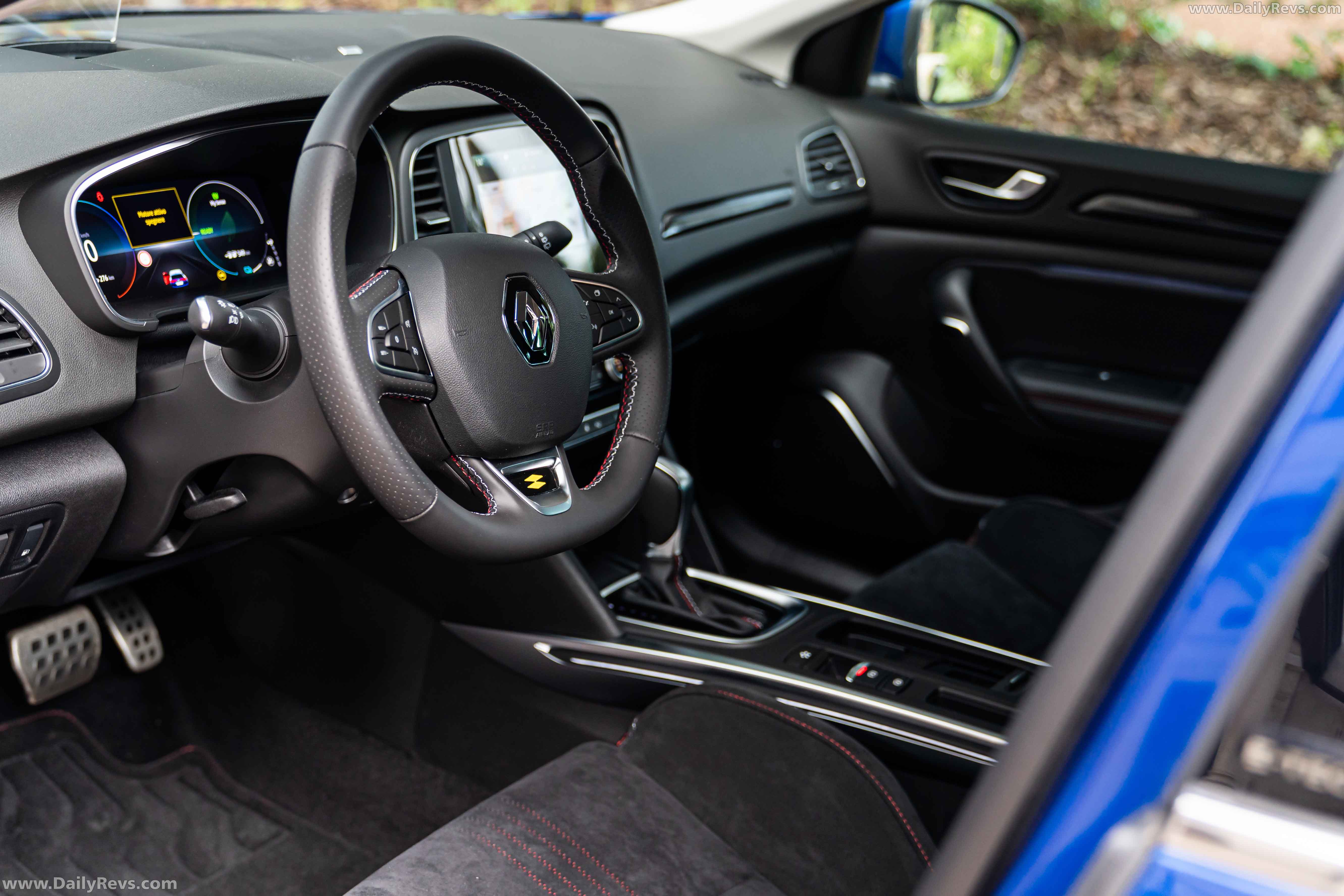 Image for 2020 Renault Megane Estate E-TECH Plug-in UK Version - Exteriors, Interiors and Details