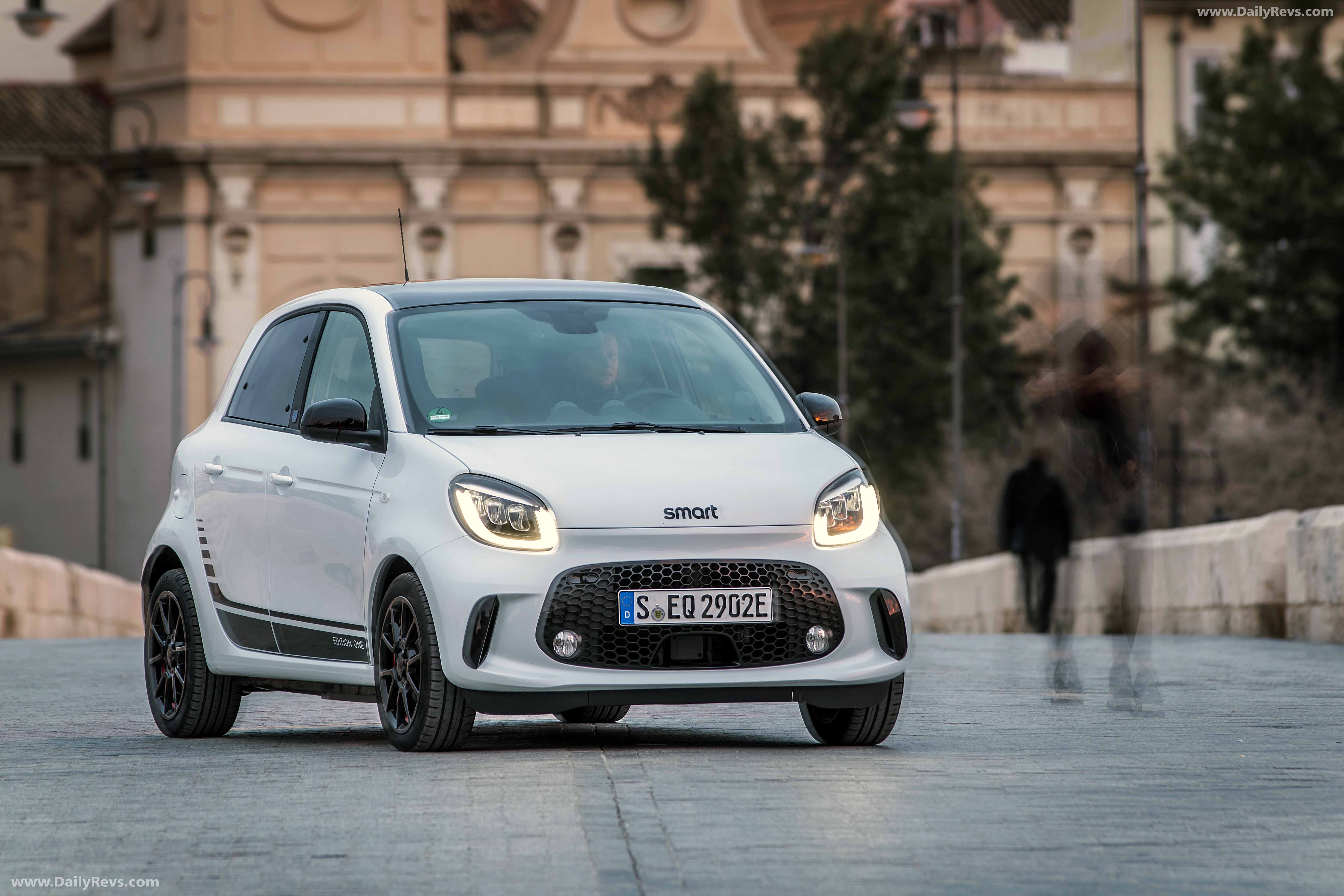 Image for 2020 Smart EQ forfour - Exteriors, Interiors and Details