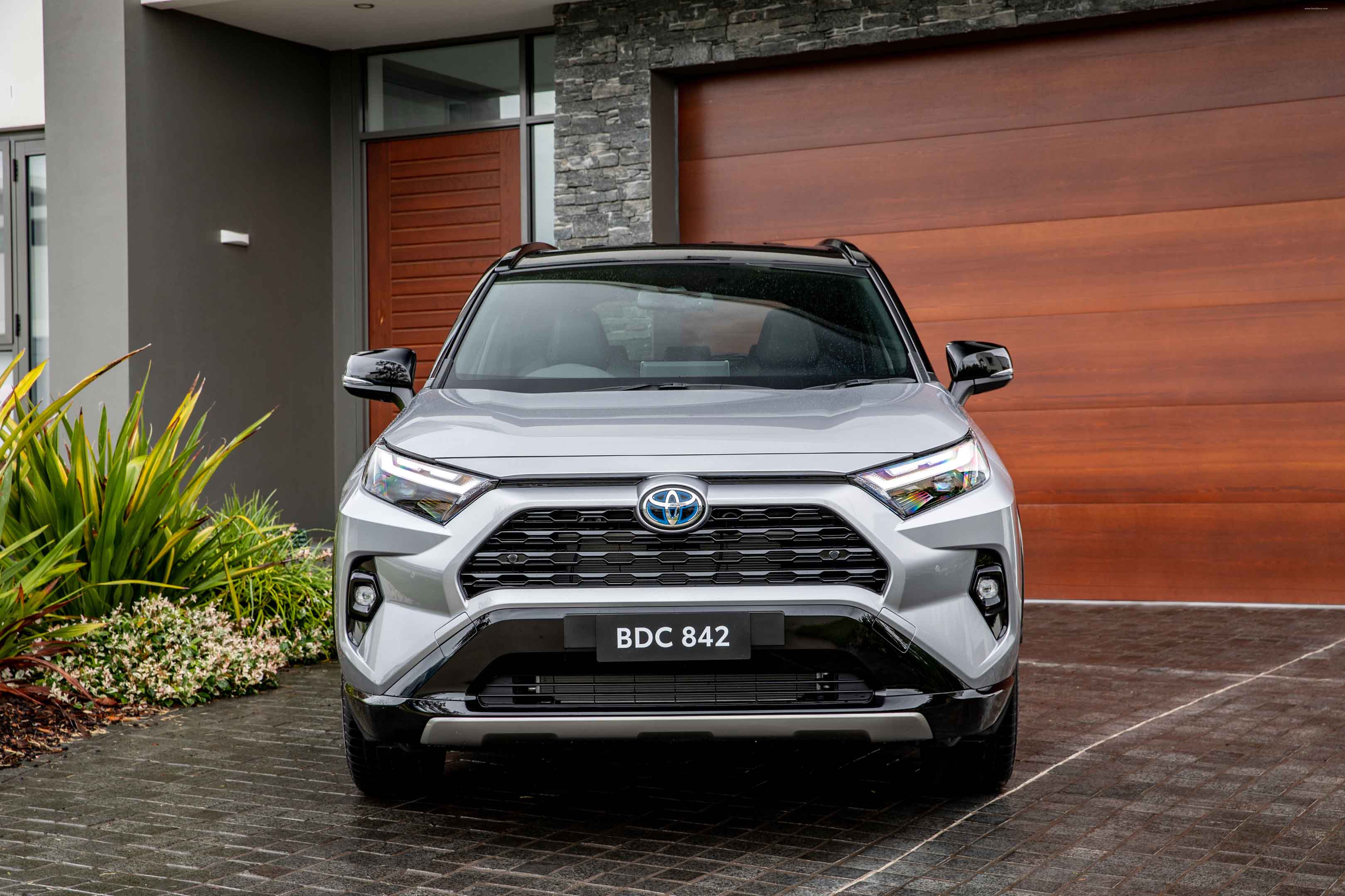 Picture of 2022 Toyota RAV4 XSE Hybrid
