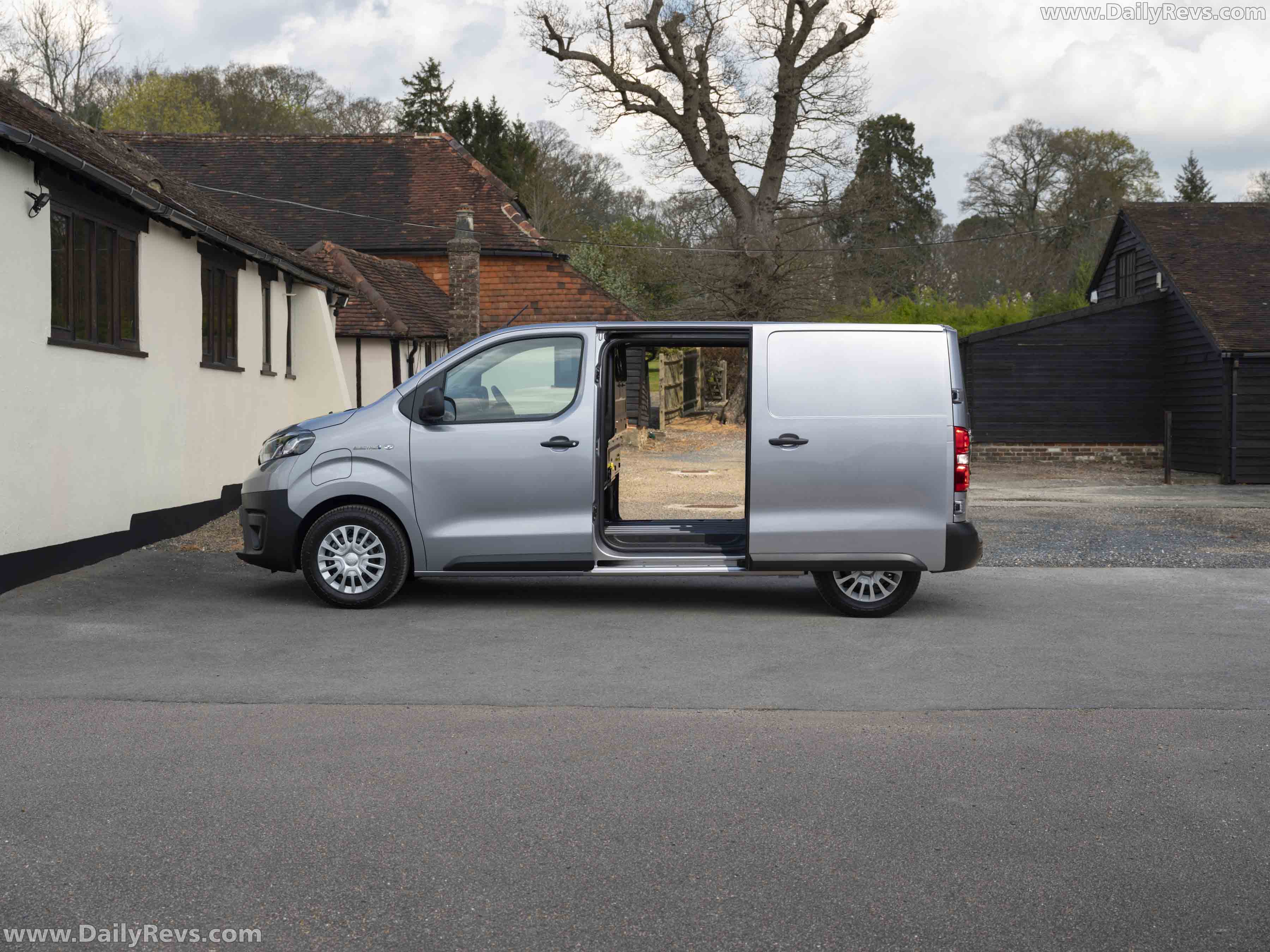 Image for 2021 Toyota Proace Electric UK Version - Exteriors, Interiors and Details