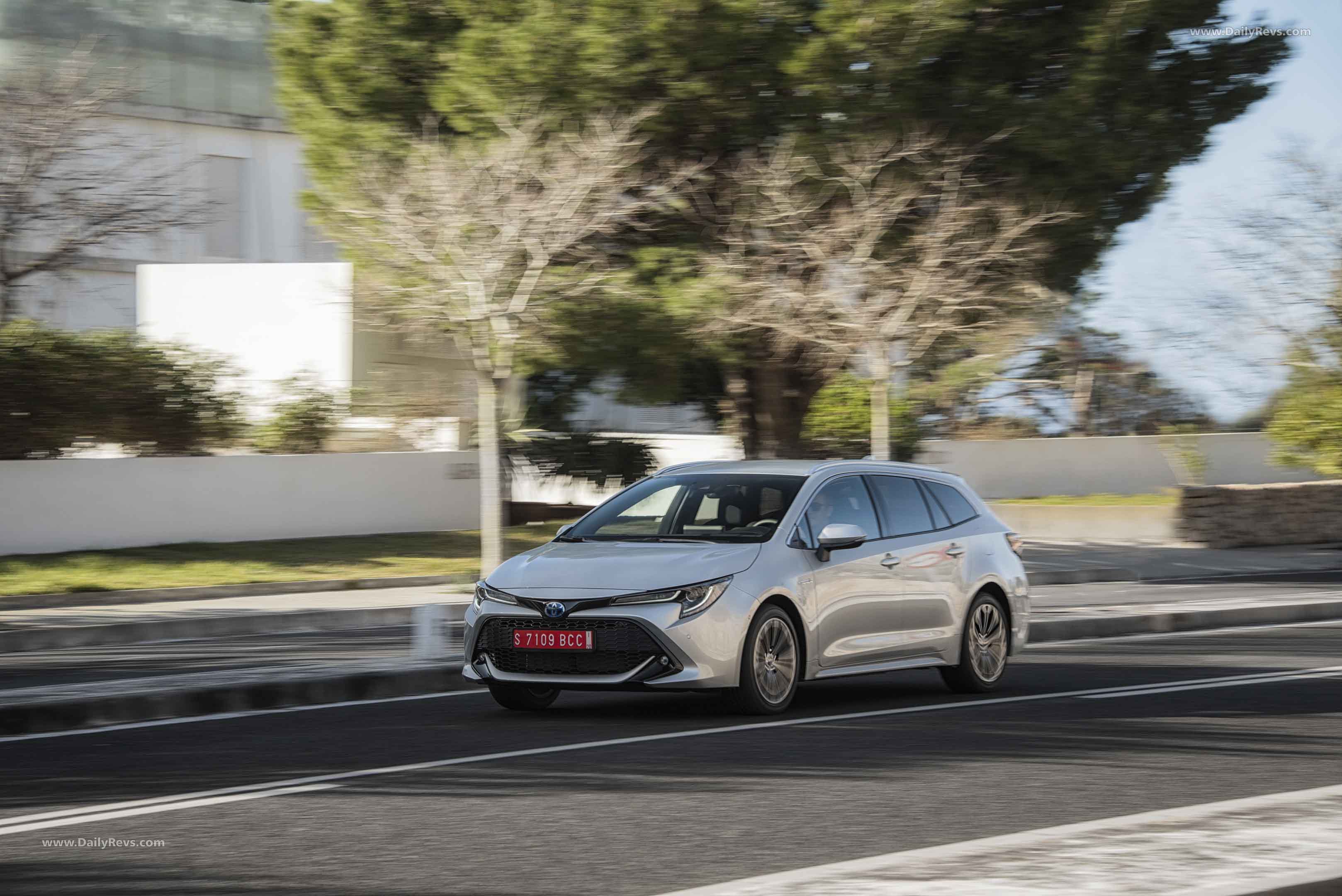 Image for 2019 Toyota Corolla Touring Sports - Exteriors, Interiors and Details