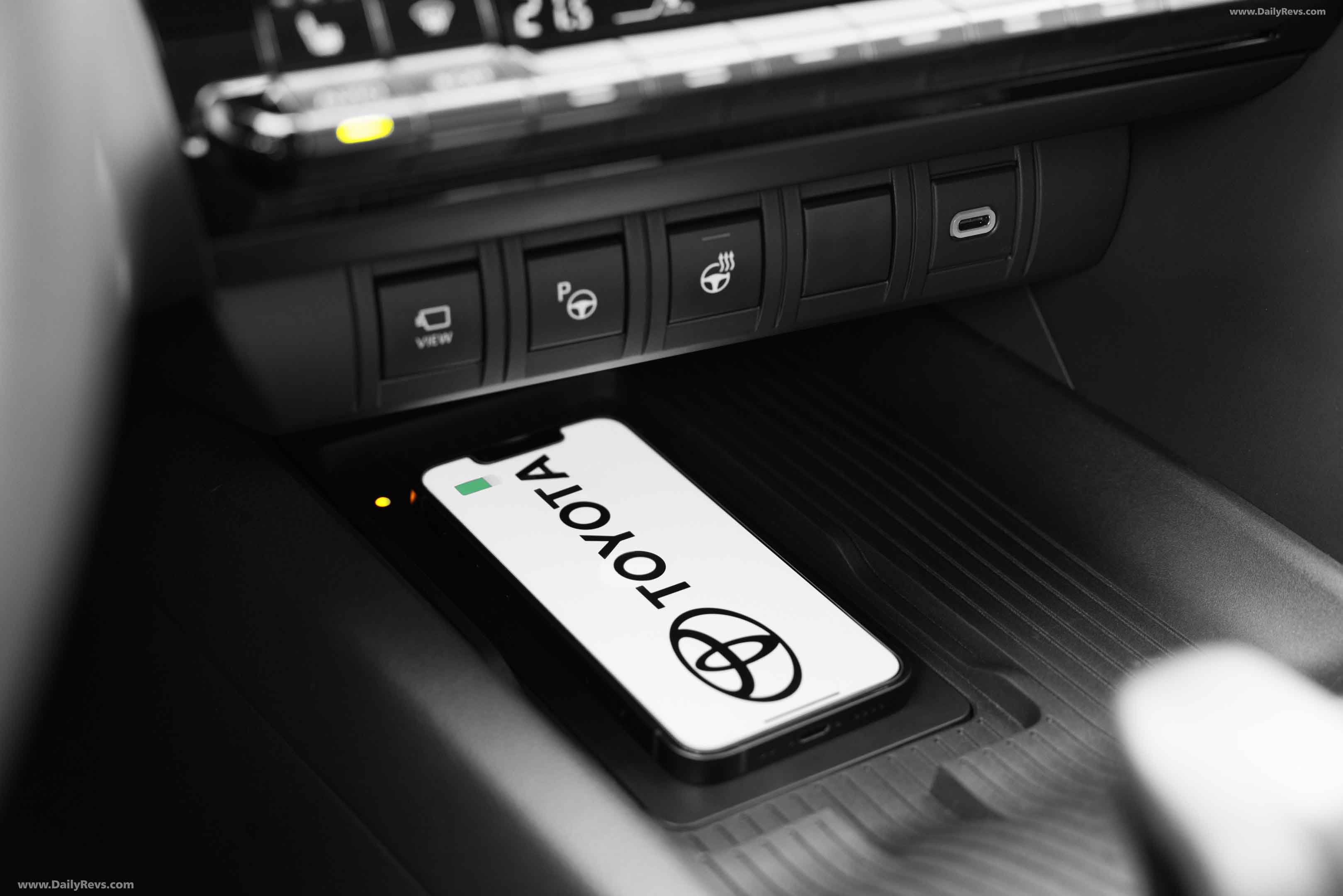 2024 Toyota CHR Premiere Edition Hybrid 200 Stunning HD Photos