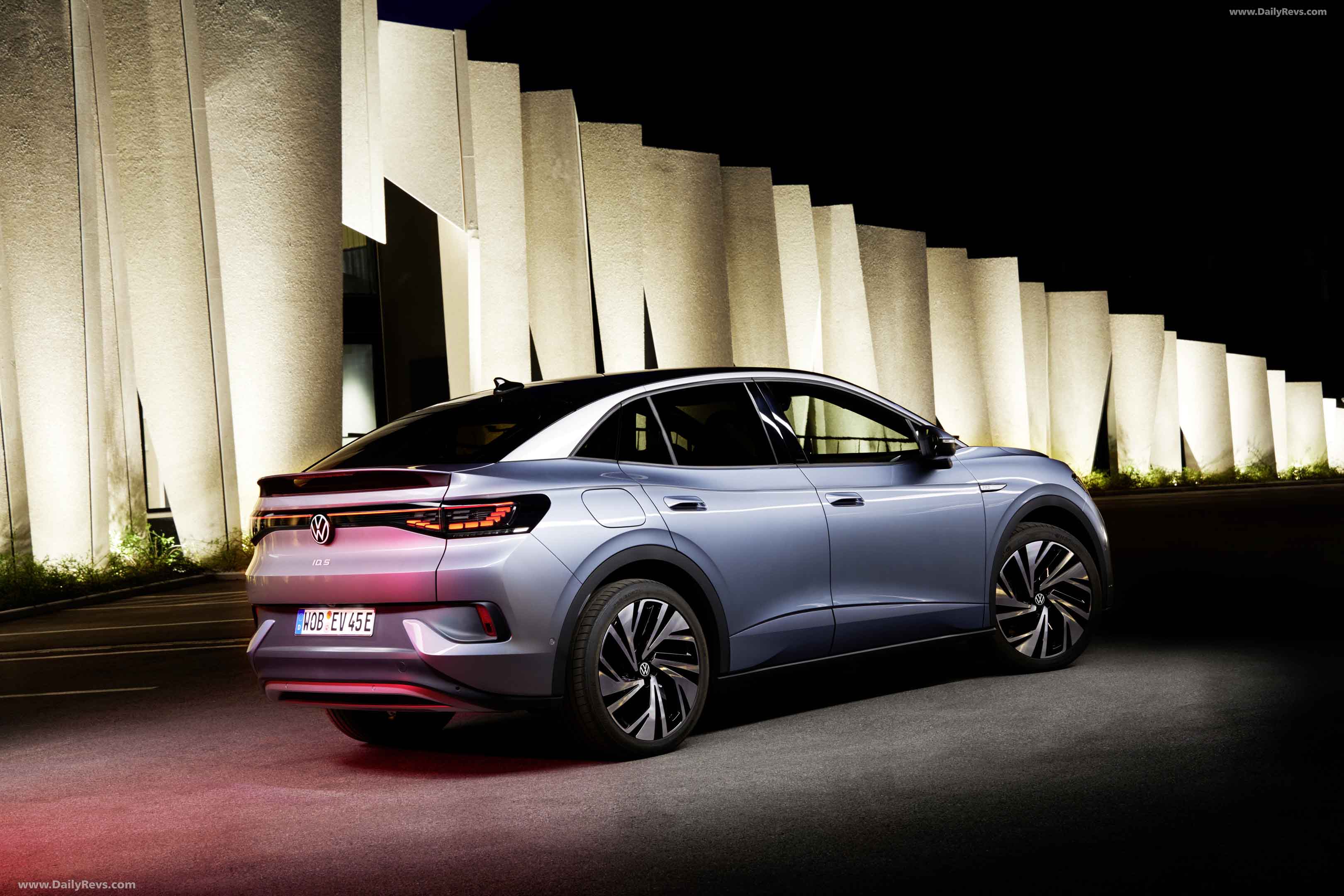 Image for 2022 Volkswagen ID.5 Stone Blue - Exteriors, Interiors and Details