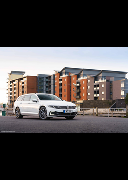 Image for 2020 Volkswagen Passat GTE Advance Estate - Exteriors, Interiors and Details