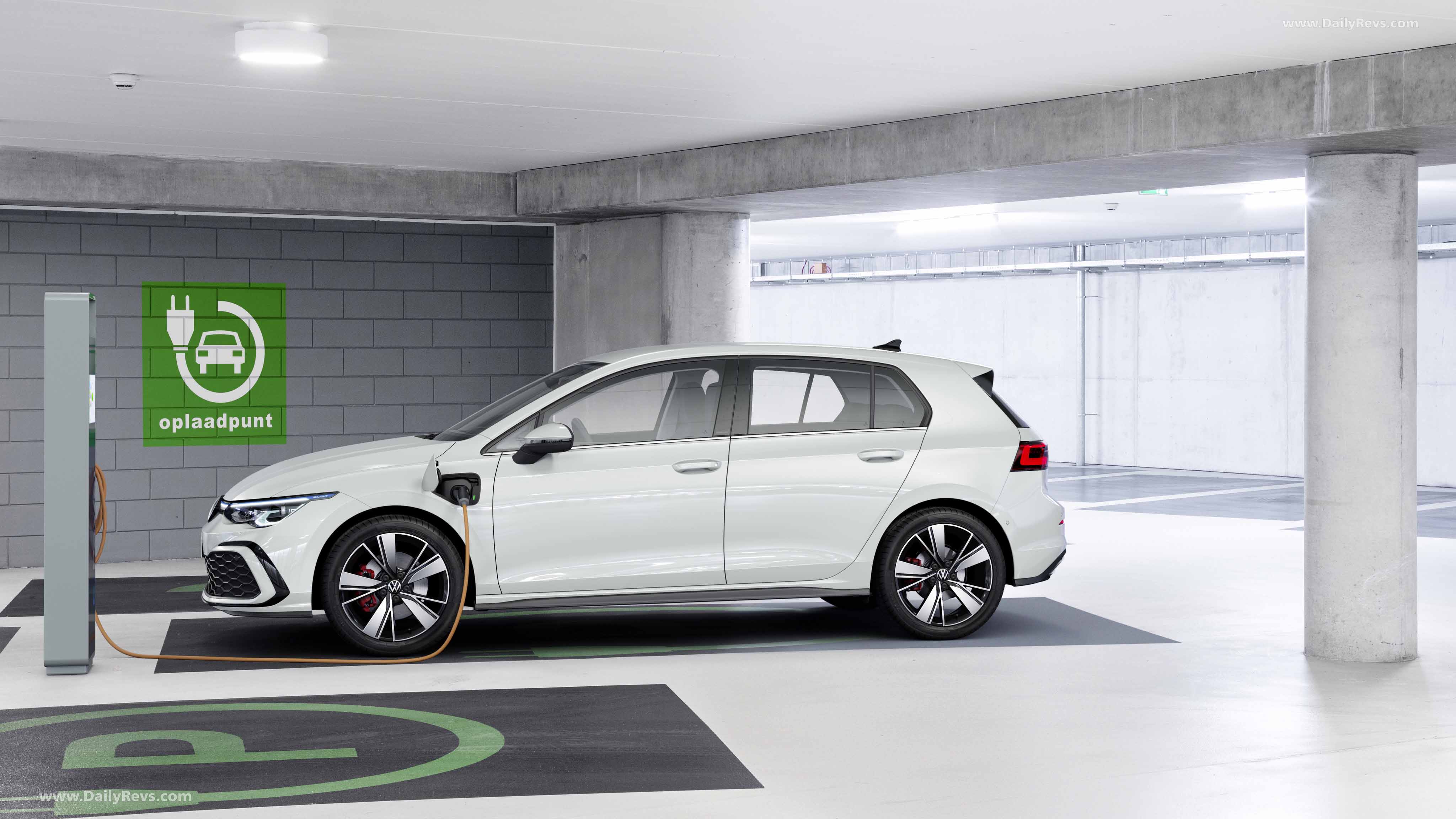 Image for 2020 Volkswagen Golf - Exteriors, Interiors and Details