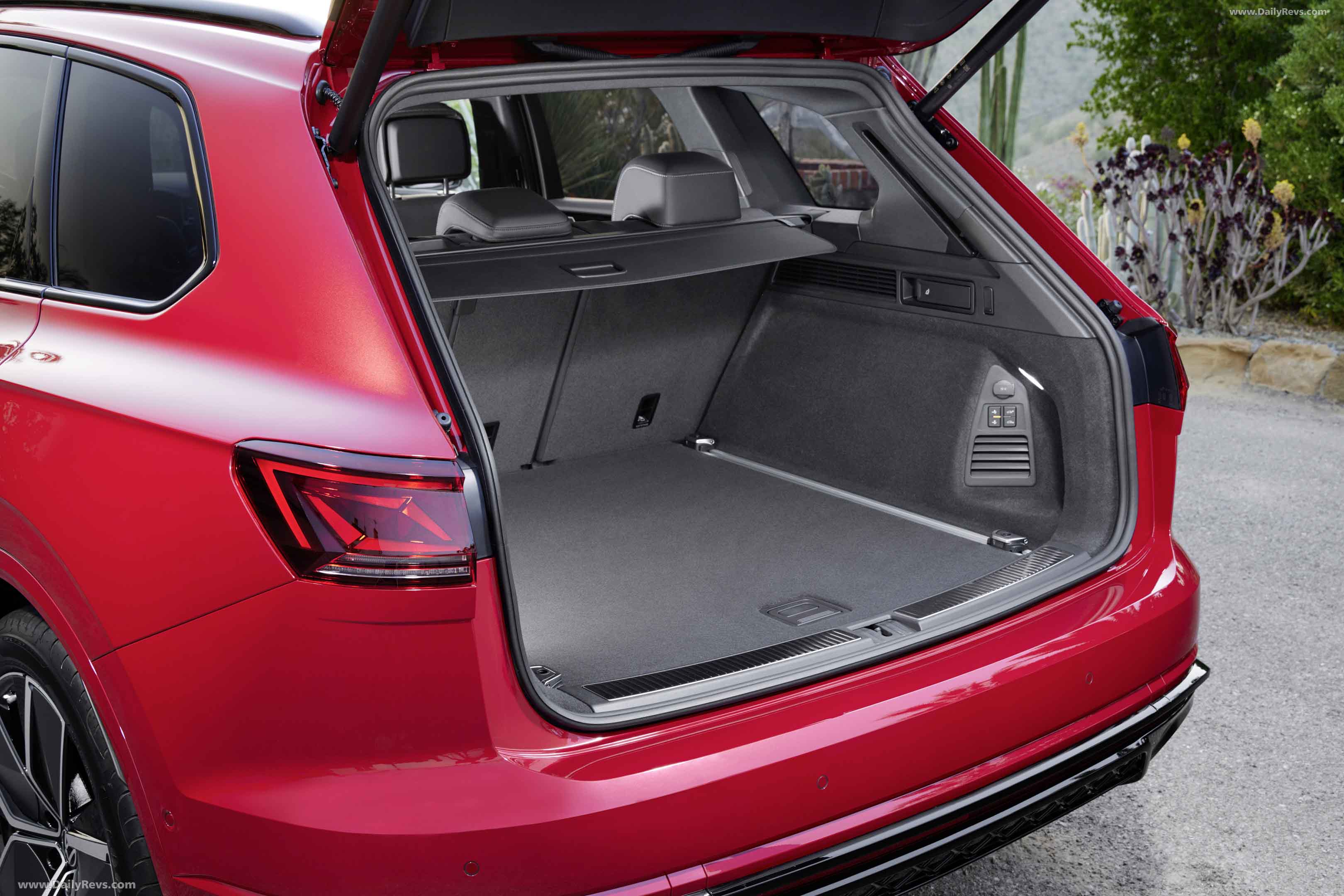 2024 Volkswagen Touareg RLine Stunning HD Photos, Videos, Specs